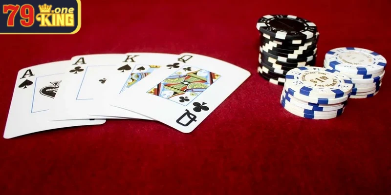 Omaha Hi/Lo Split là một biến thể đặc biệt của Poker Omaha